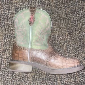 Boots size 8.5